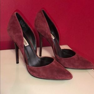 Suede Steve Madden pumps